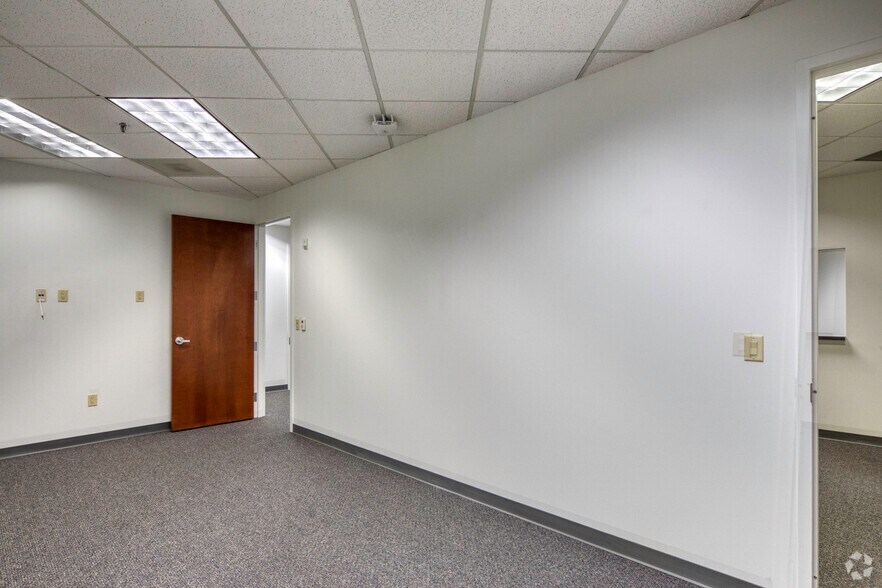 More Photos Of 11300 4th St N, Saint Petersburg Office For Lease
