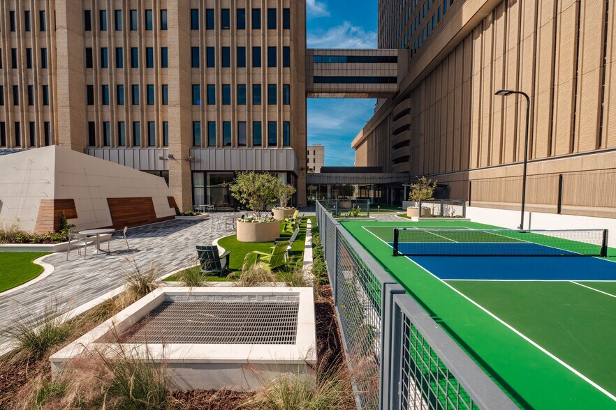 More Photos Of 451 Florida St & 450 Laurel St, Baton Rouge Unknown For Lease