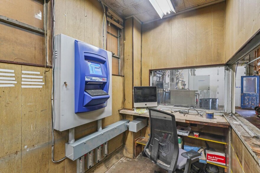 More Photos Of 690-696 River St, Troy Freestanding For Sale