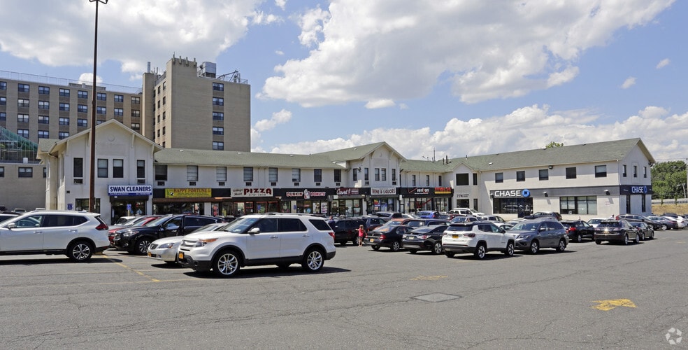 More Photos Of 754-778 Manor Rd, Staten Island Storefront Retail Office For Lease