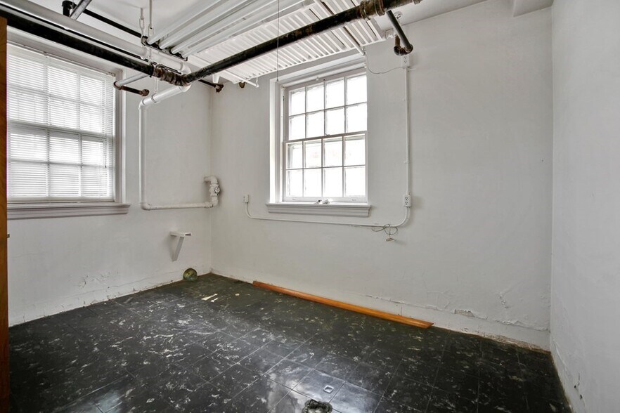 More Photos Of 2 Waln St, Wellsboro Office For Sale