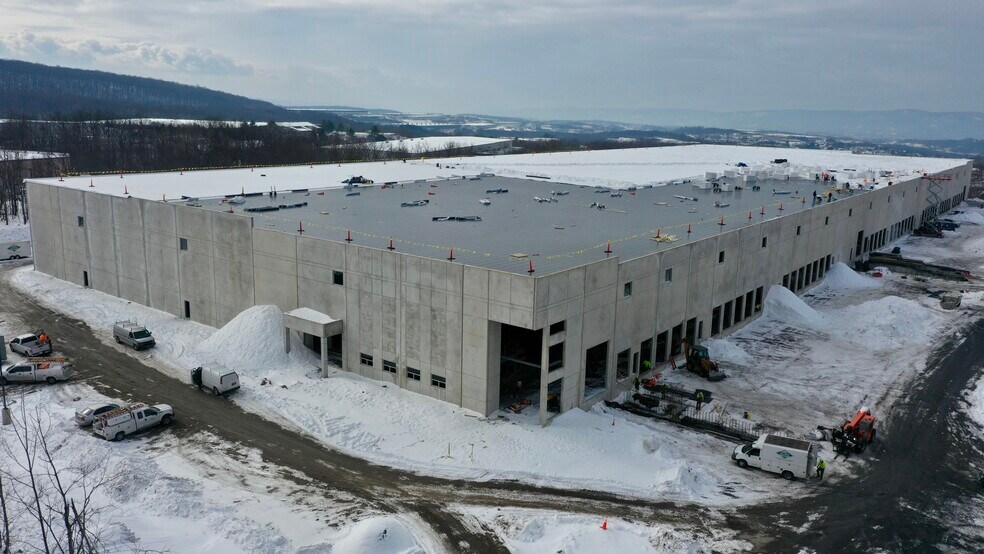 More Photos Of 4555 Oldfield Blvd, Pittston Industrial For Lease