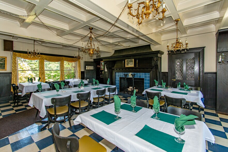 More Photos Of 50 Jacobs Rd, Moultonborough Hotel For Sale