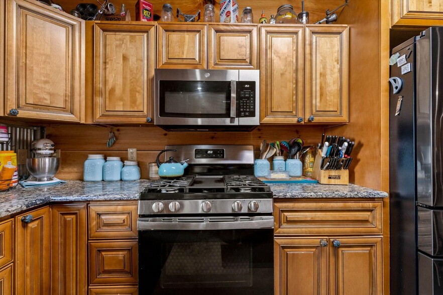 More Photos Of 558 Lucky Rd, Seymour Service For Sale