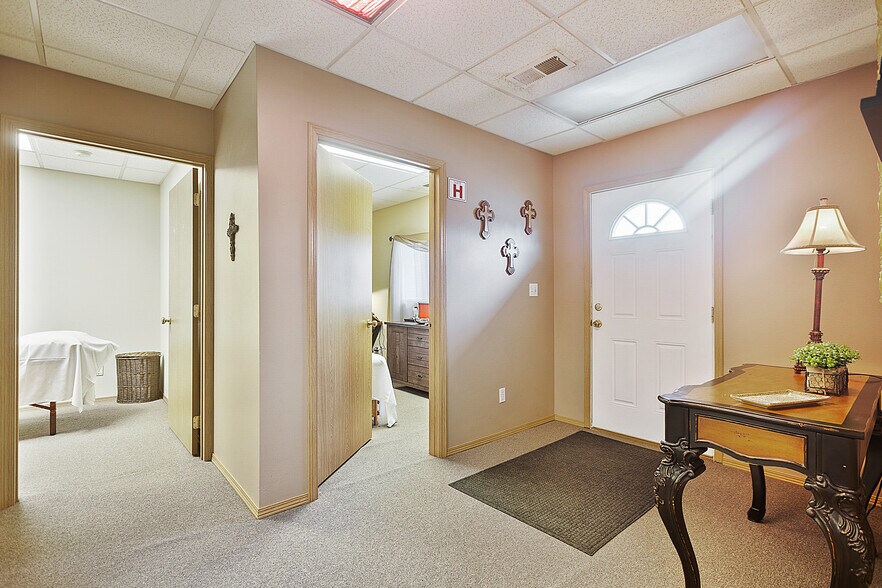 More Photos Of 101 N Evergreen Rd, Spokane Office For Lease