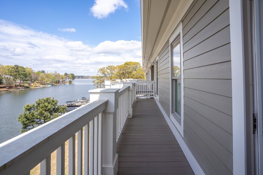 More Photos Of 1129 Lake Oconee Pky, Eatonton Office For Lease