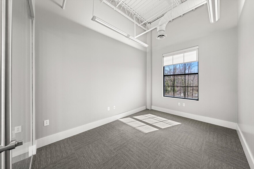More Photos Of 2099 Thunderhead Rd, Knoxville Loft Creative Space For Sale
