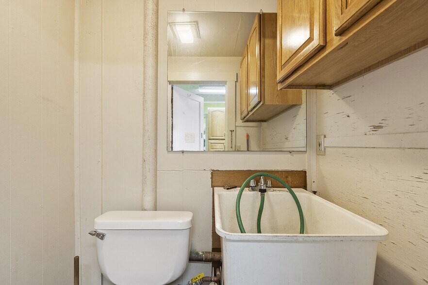 More Photos Of 12 Lindell Ave, Leominster General Retail For Sale