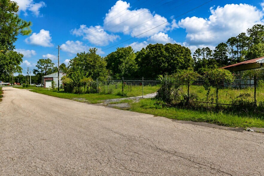 More Photos Of 103 Container rd, Starke Flex For Sale