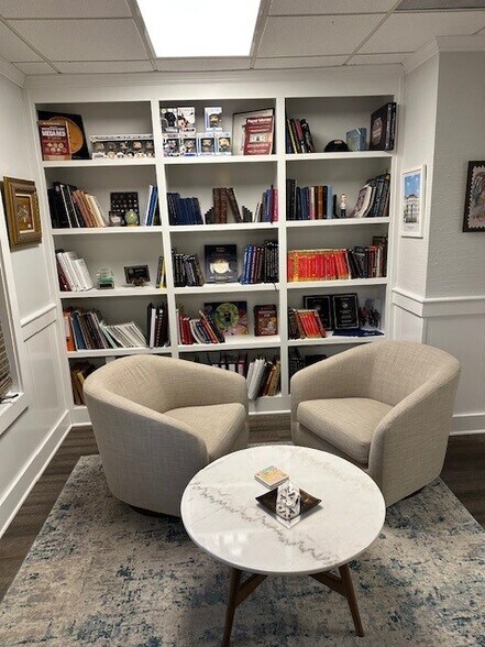 More Photos Of 1072 Laskin Rd, Virginia Beach Office For Sale