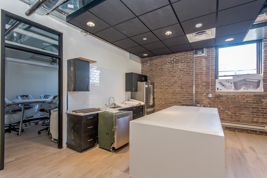 More Photos Of 1732-1734 W Hubbard St, Chicago Loft Creative Space For Lease