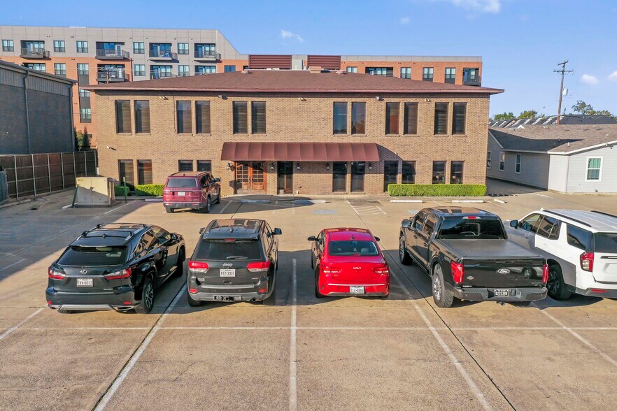 More Photos Of 1312 E 14th St, Plano Office For Sale