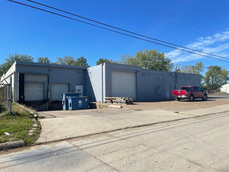 Primary Photo Of 1744 Iowa Ave, Lorain Manufacturing For Sale