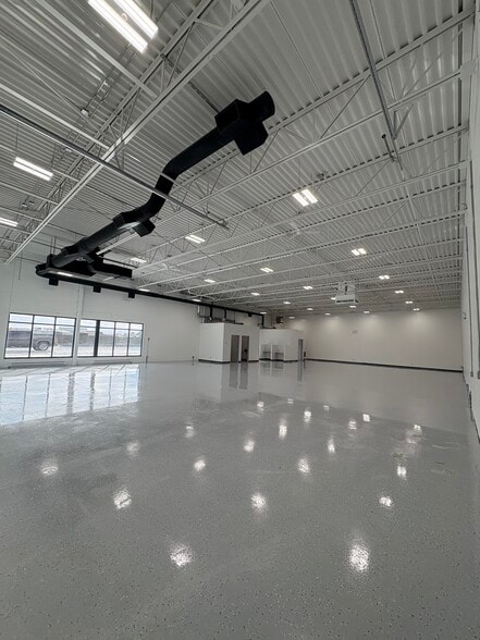 More Photos Of 5900 Rhodes Dr, Windsor Distribution For Lease