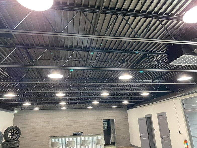 More Photos Of 1201 N Ashley St, Valdosta Auto Repair For Sale