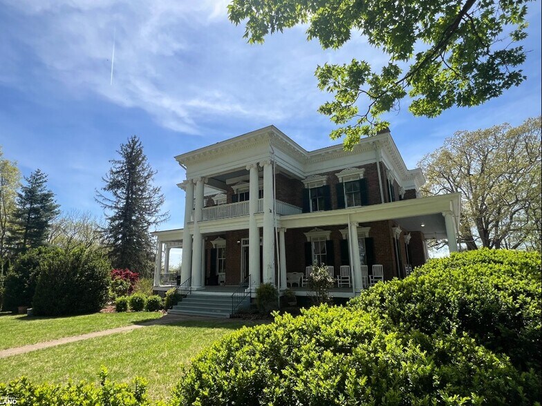 More Photos Of 5189 Rockwood Rd, Dublin Lodge Meeting Hall For Sale