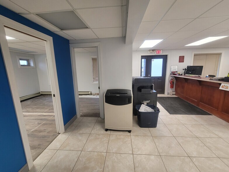 More Photos Of 14340 S La Grange Rd, Orland Park Office Residential For Sale