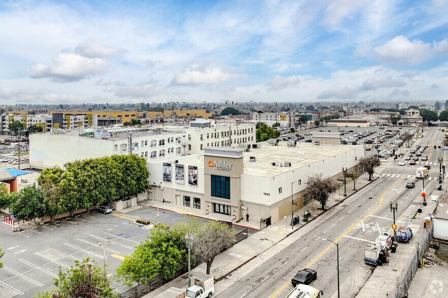 More Photos Of 1810 S Broadway, Los Angeles Freestanding For Lease