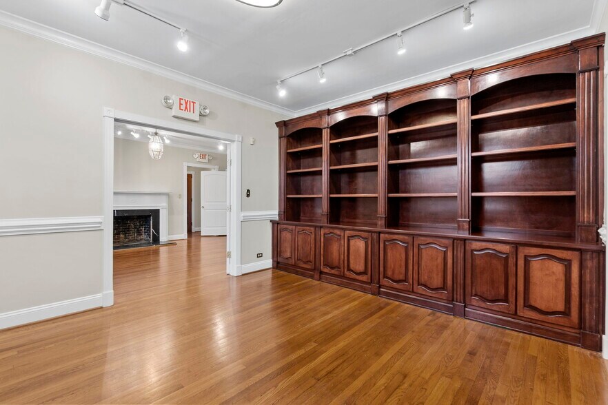 More Photos Of 408 N White St, Lancaster Office For Lease