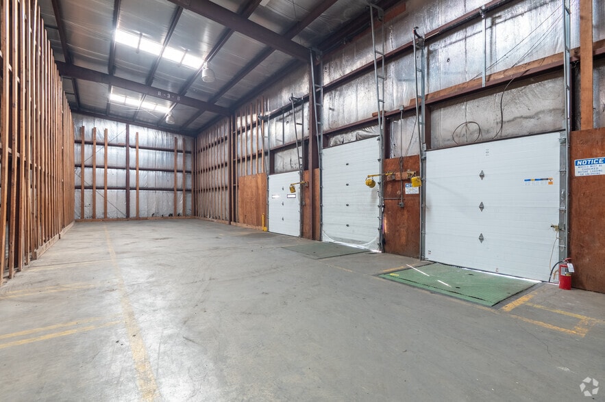 More Photos Of 2919 Packers Ave, Madison Warehouse For Lease