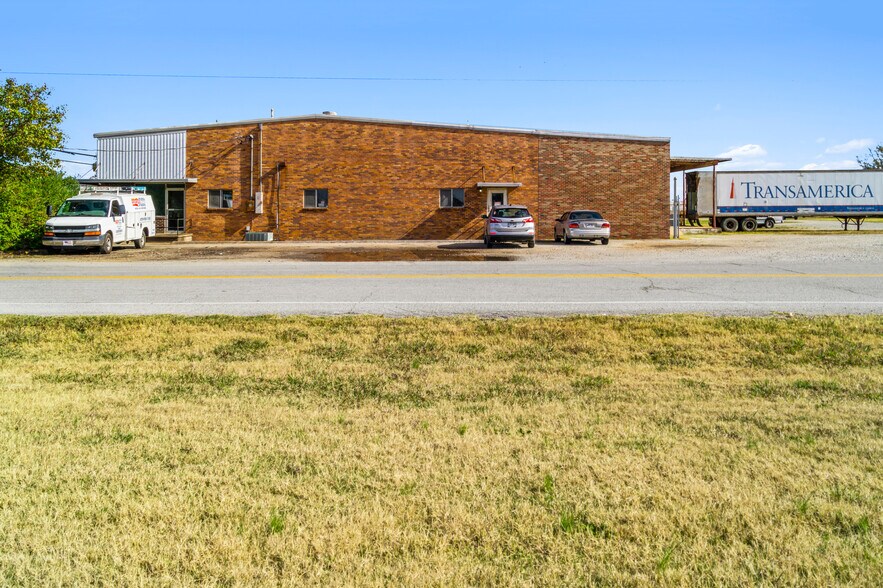 More Photos Of 5115 E Highland Dr, Jonesboro Light Manufacturing For Sale