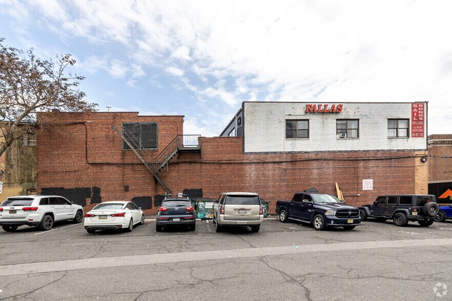 More Photos Of 44-54 Broad St, Elizabeth Storefront For Lease