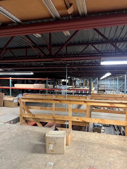 More Photos Of 6 Old River Rd, Glenmont Industrial For Sale