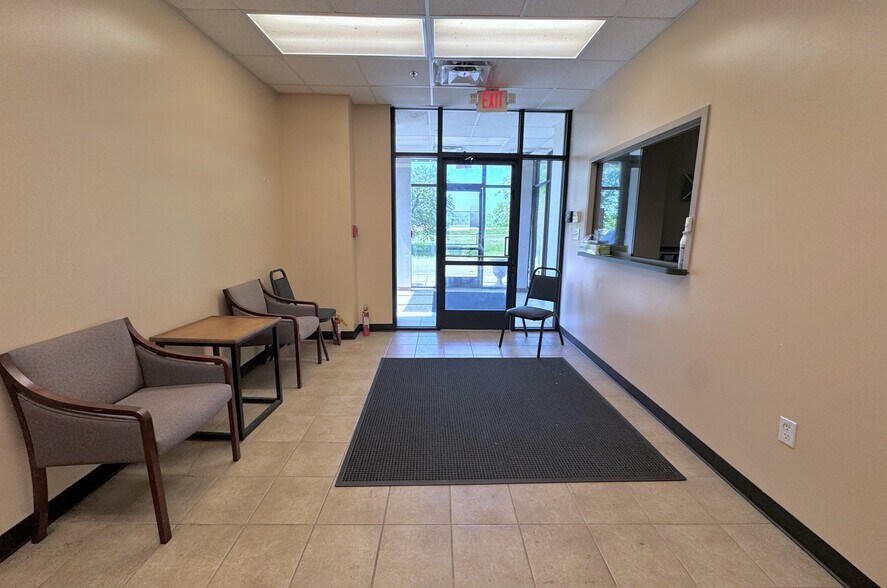 More Photos Of 575 Airport Rd, Gallatin Research And Development For Sale