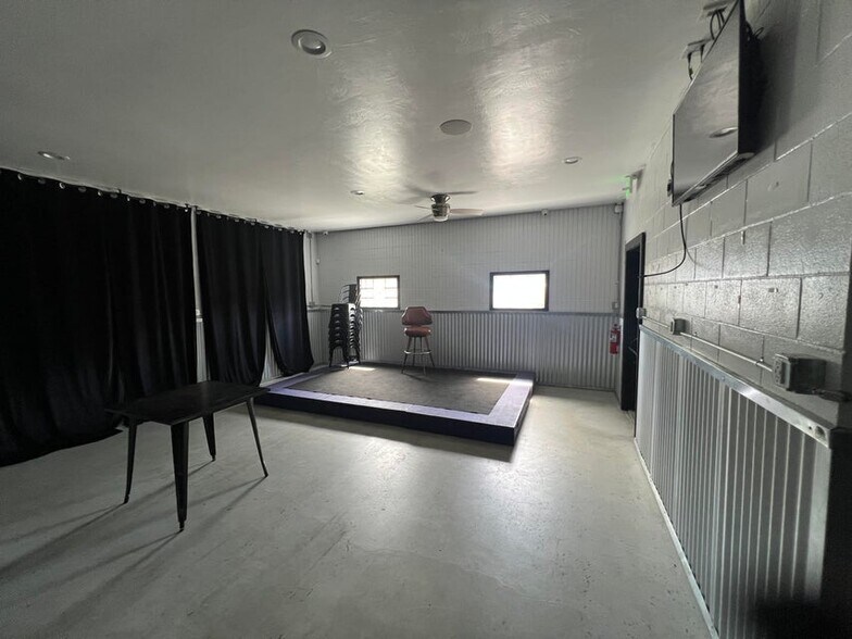 More Photos Of 1417 Glendale Dr, Mckinleyville Freestanding For Lease