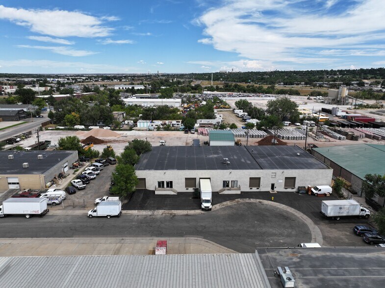 More Photos Of 5540-5564 Gray St, Arvada Warehouse For Lease
