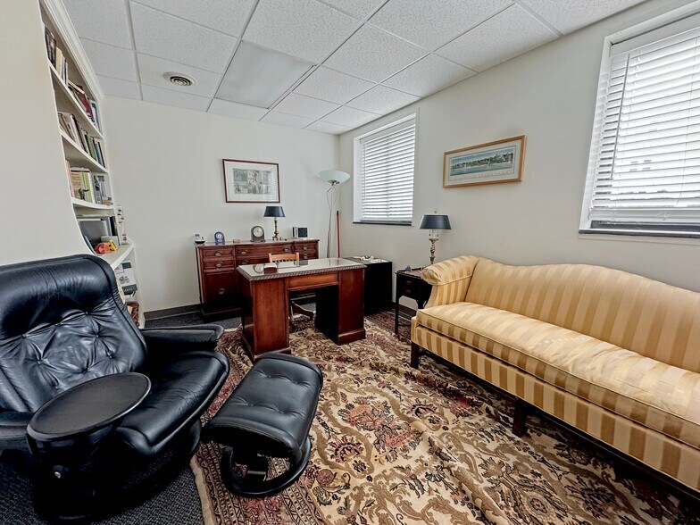 More Photos Of 93 Concord Ave, Belmont Medical For Lease