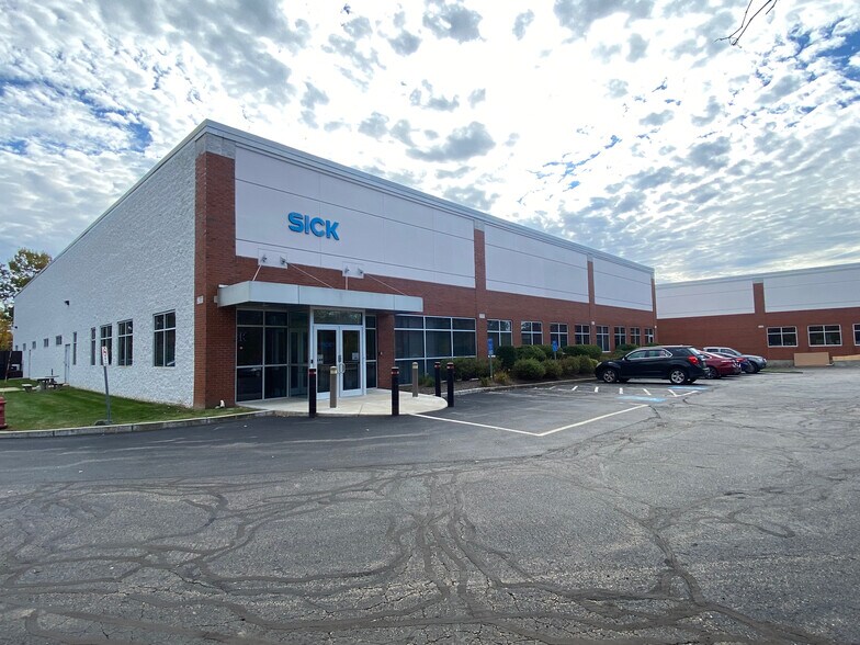 More Photos Of 800 Technology Center Dr, Stoughton Light Manufacturing For Lease