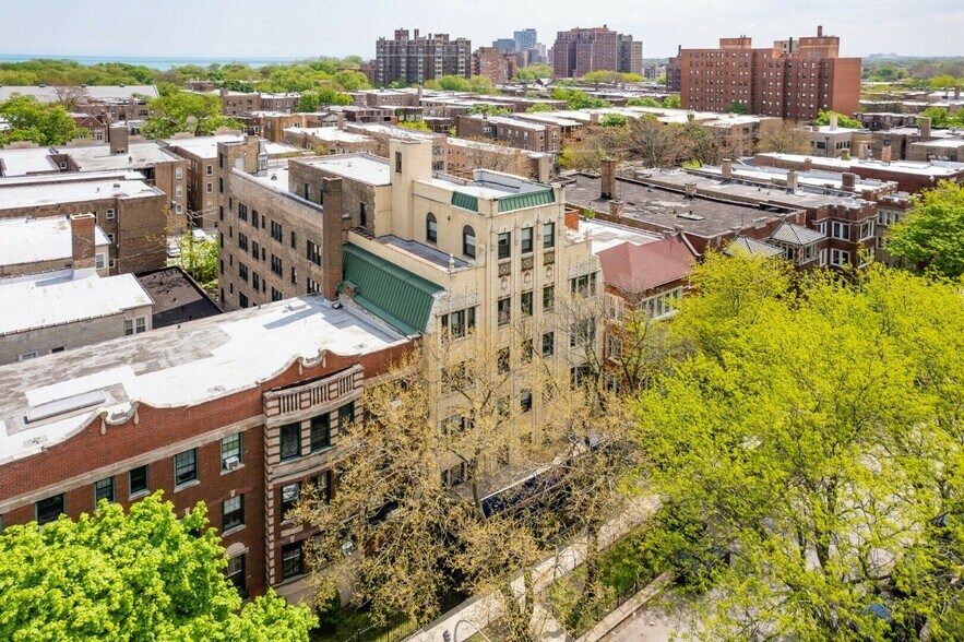 Primary Photo Of 6811 S Paxton Ave, Chicago Apartments For Sale