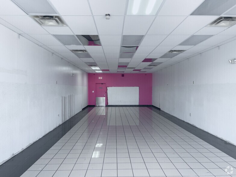 More Photos Of 2000 SE Loop 410, San Antonio General Retail For Lease