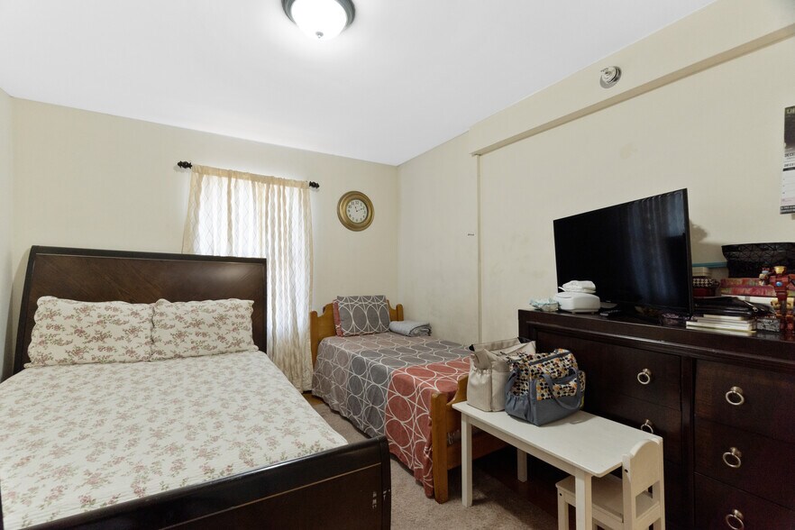 More Photos Of 71-79 Wood Ave, Bridgeport Storefront Retail Residential For Sale