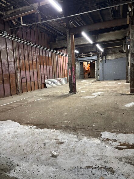 More Photos Of 220 Stewart Ave, Brooklyn Warehouse For Lease