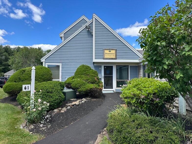 Primary Photo Of 62 Portland Rd, Kennebunk Medical For Sale