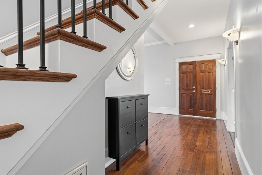 More Photos Of 405 Morson St, Raleigh Office For Sale