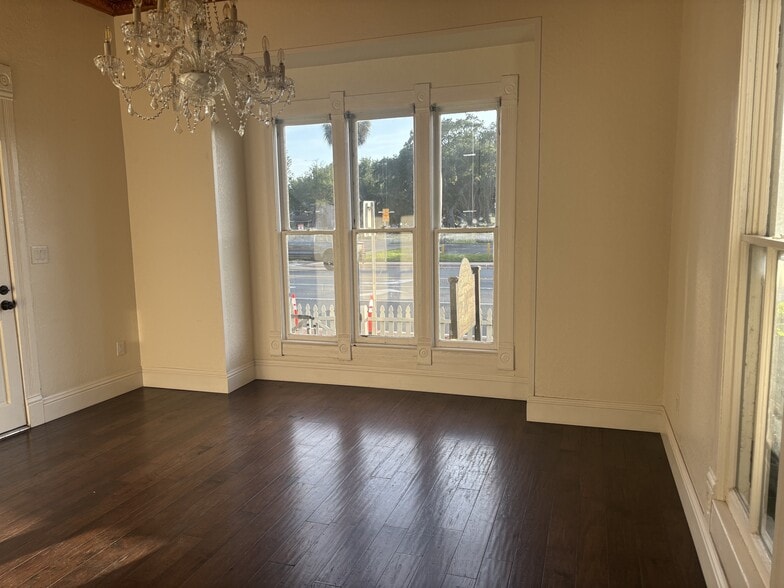 More Photos Of 117 S French Ave, Sanford Restaurant For Lease
