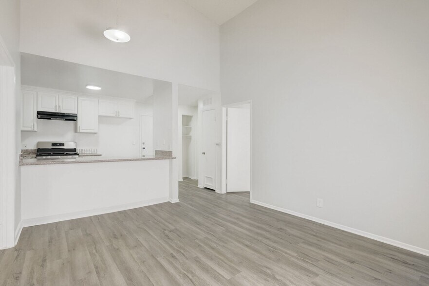 More Photos Of 311 S New Hampshire Ave, Los Angeles Apartments For Sale