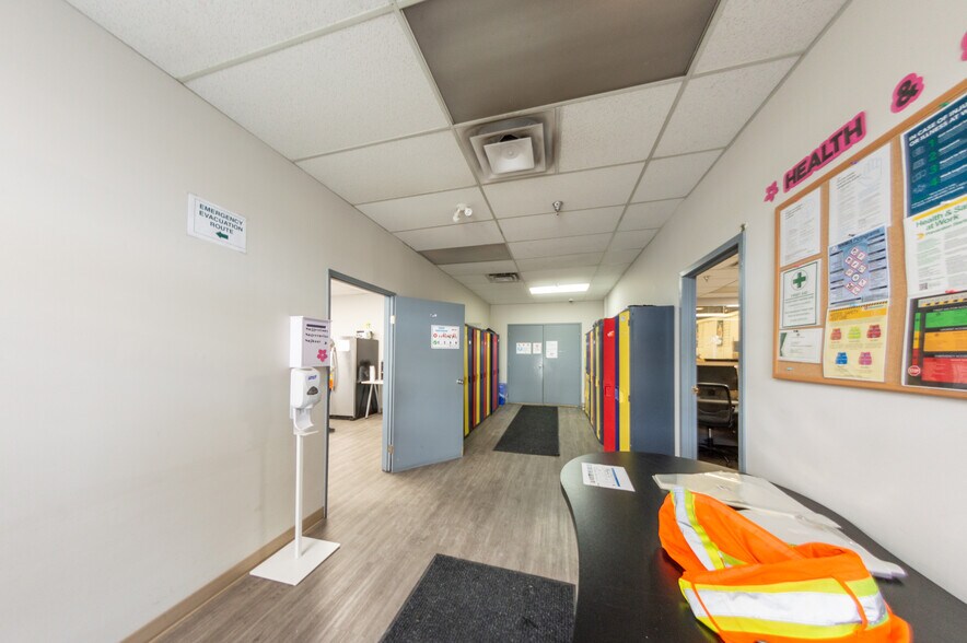 More Photos Of 1108 53rd Ave NE, Calgary Warehouse For Lease