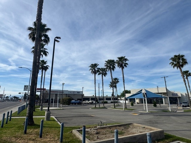 More Photos Of 4625 Wible Rd, Bakersfield Auto Dealership For Lease