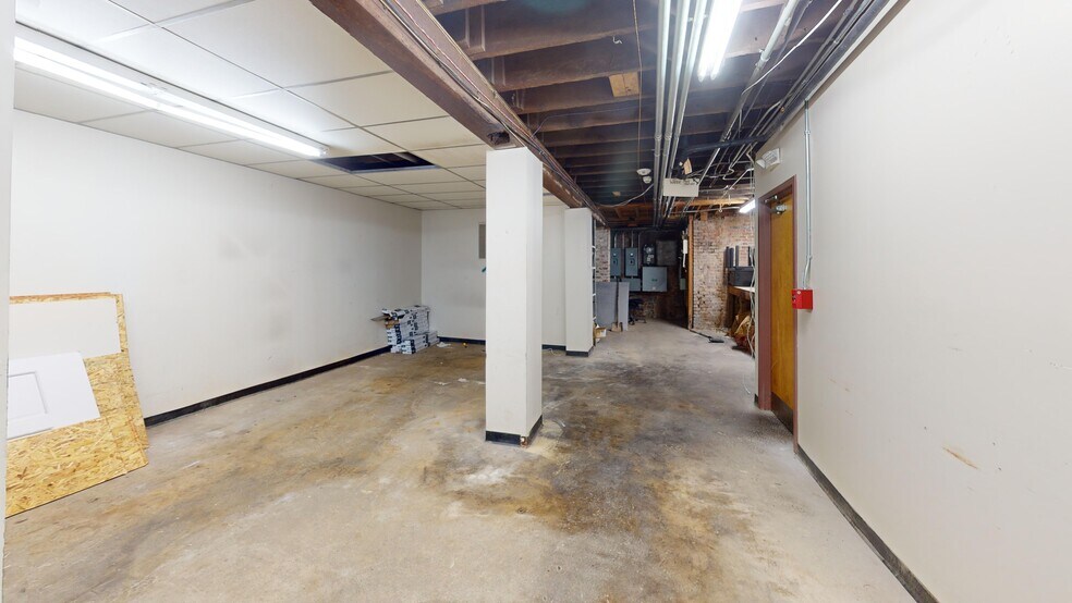 More Photos Of 117 12th St, Columbus Restaurant For Sale