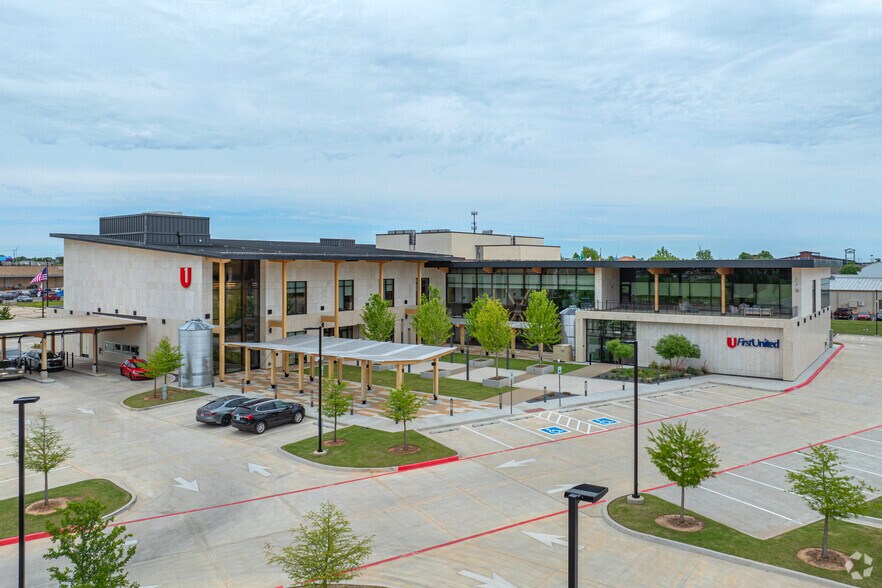 More Photos Of 420 SW 6th St, Moore Office For Lease