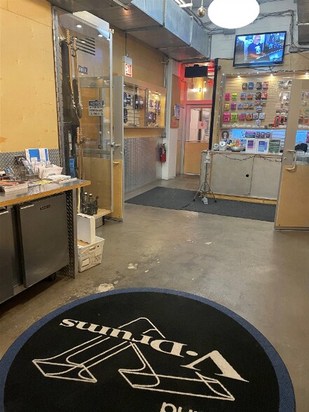 More Photos Of 345 N Loomis St, Chicago Loft Creative Space For Sale