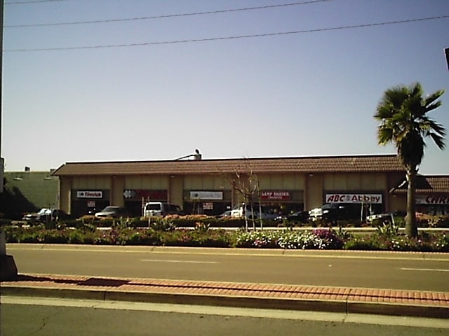 More Photos Of 1022 W Morena Blvd, San Diego Showroom For Lease