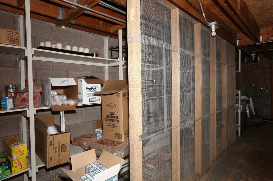 More Photos Of 7783 W Ralls Dr, Strawberry Restaurant For Sale