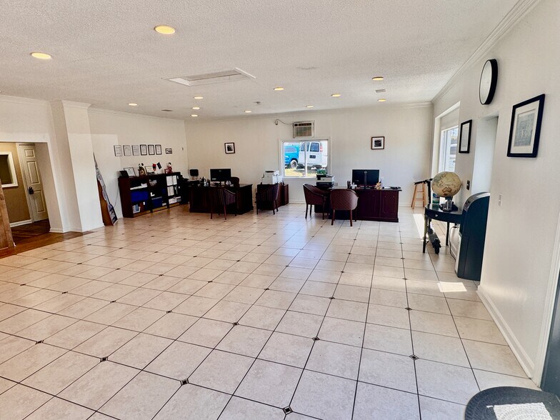 More Photos Of 4611 Ewell Rd, Fredericksburg Auto Dealership For Sale