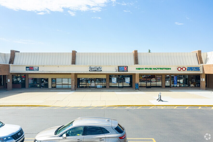 More Photos Of 37601-37755 5 Mile Rd, Livonia Unknown For Lease