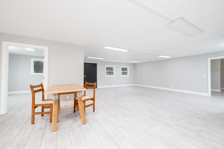 More Photos Of 21249 Geyserville Ave, Geyserville Freestanding For Sale